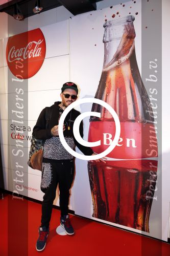 Amsterdam 14 augustus 2013
Ruud Feltkamp opent the concept store van Coca cola op de kalverstraat. Ben Saunders is ook aanwezig.
Peter Smulders bv