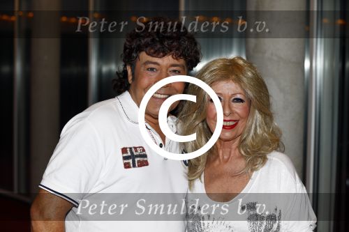 Ede 18 juni 2013
Nederland muziekland opnames in Ede. Bonnie st Claire met Dennie Christiaan
Peter Smulders bv