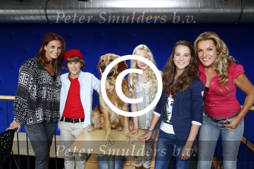 Hilversum 22 augustus 2013
Presentatie tros serie Caps Club met daarin de acteurs Tom v Hulle Sam de Graaff Charlotte Heesters Leontine Borsato Mike Libanon en Leona Philipo . Lucille Werner heeft het bedacht.
Peter Smulders bv