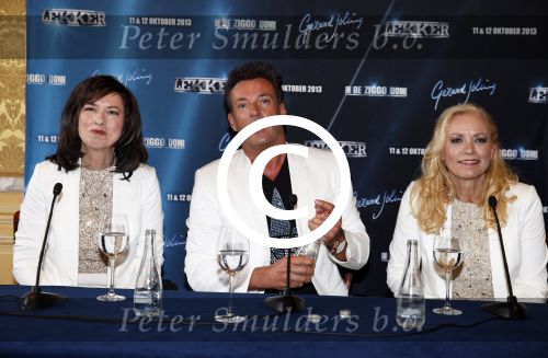 Amsterdam 8 augustus 2013
Gerard Joling en Caren Maywood en Alice Maywood tijdens persconferentie in het Amstel hotel waar ze aankondigen weer op te gaan treden tijdens concert Gerad Joling in het ziggo dome.
Peter Smulders bv