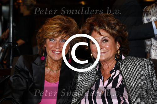 Amsterdam 8 september 2013
Modeshow Paul Schulten in het okura. netty v d Veer en Christine Kroonenberg