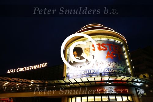Scheveningen 9 september 2013
Premiere Smoorverliefd in het circustheater.