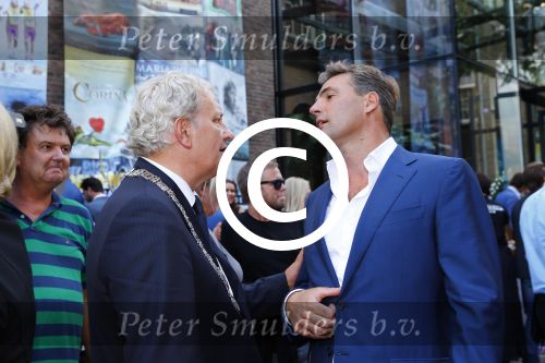Amsterdam 5 september 2013
Opening nieuwe eyeworks pand met Reinout en Danielle Oerlemans (met kinderen) en burgemeester Eberhard v d Laan