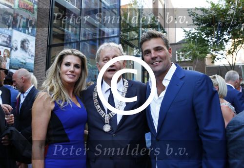 Amsterdam 5 september 2013
Opening nieuwe eyeworks pand met Reinout en Danielle Oerlemans (met kinderen) en burgemeester Eberhard v d Laan