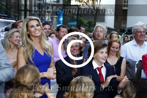 Amsterdam 5 september 2013
Opening nieuwe eyeworks pand met Reinout en Danielle Oerlemans (met kinderen) en burgemeester Eberhard v d Laan