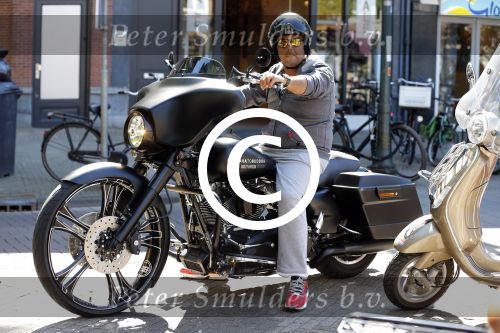 Amsterdam 14 augustus 2013
Dennis Rugenbregt op Buddha to Buddha Harley davidson
Peter Smulders bv