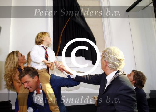 Amsterdam 5 september 2013
Opening nieuwe eyeworks pand met Reinout en Danielle Oerlemans (met kinderen) en burgemeester Eberhard v d Laan