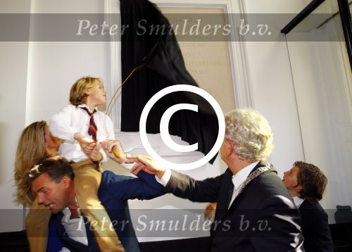 Amsterdam 5 september 2013
Opening nieuwe eyeworks pand met Reinout en Danielle Oerlemans (met kinderen) en burgemeester Eberhard v d Laan