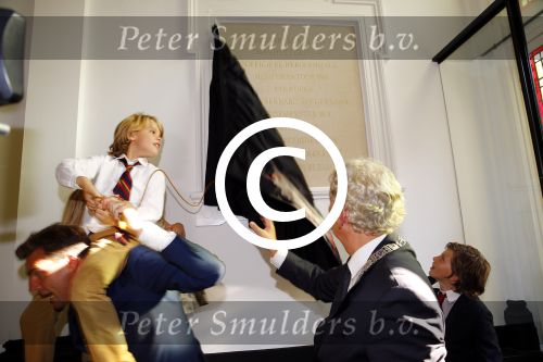 Amsterdam 5 september 2013
Opening nieuwe eyeworks pand met Reinout en Danielle Oerlemans (met kinderen) en burgemeester Eberhard v d Laan