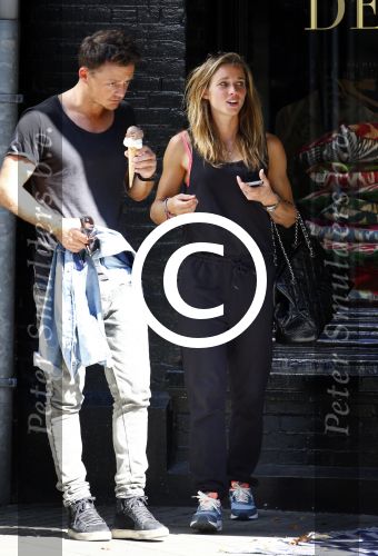 Amsterdam 26 augustus 2013
Ellen Hoog met haar nieuwe vriend Kelvin de Lang in Amsterdam.
Peter Smulders bv