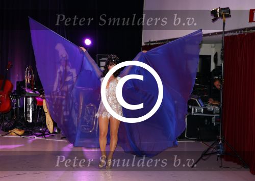 Amsterdam 21 augustus 2013
Ellen ten Damme bij repetities stiletto 2 in de focus studio\'s.Haar vriend Danny Ellinger maakt foto\'s.
Peter Smulders bv