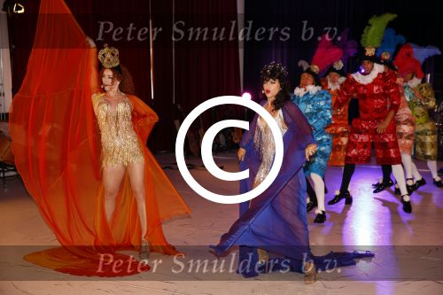 Amsterdam 21 augustus 2013
Ellen ten Damme bij repetities stiletto 2 in de focus studio\'s.Haar vriend Danny Ellinger maakt foto\'s.
Peter Smulders bv