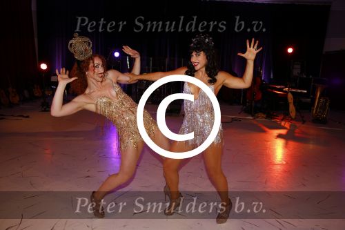 Amsterdam 21 augustus 2013
Ellen ten Damme bij repetities stiletto 2 in de focus studio\'s.Haar vriend Danny Ellinger maakt foto\'s.
Peter Smulders bv