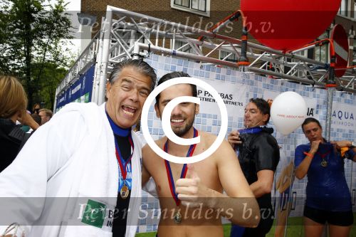 Amsterdam 8 september 2013
Amsterdam city swim door de grachten met diverse bn ers.
Ruud Feltkamp met Emile Ratelband
