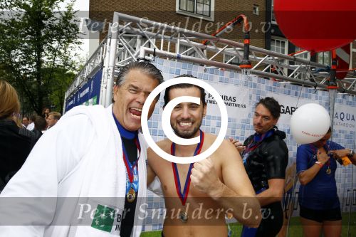 Amsterdam 8 september 2013
Amsterdam city swim door de grachten met diverse bn ers.
Ruud Feltkamp met Emile Ratelband