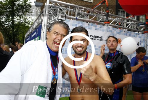 Amsterdam 8 september 2013
Amsterdam city swim door de grachten met diverse bn ers.
Ruud Feltkamp met Emile Ratelband