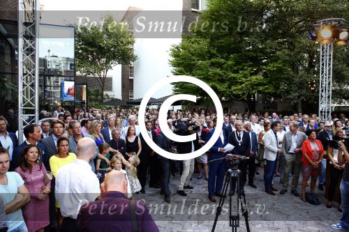 Amsterdam 5 september 2013
Opening nieuwe eyeworks pand met Reinout en Danielle Oerlemans (met kinderen) en burgemeester Eberhard v d Laan