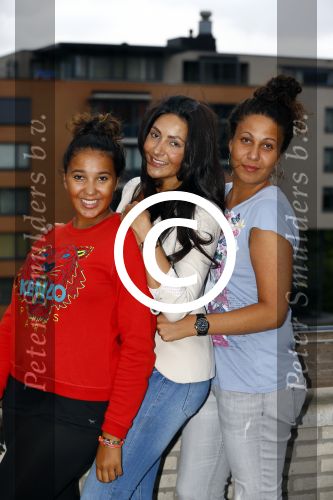 Amsterdam 1 september 2013
Ruud Gullit viert zijn 51e verjaardag thuis met zijn moeder zijn vriendin Maggie Jiminez en zijn kinderen Felicity Jermaine Joelle en Maxim