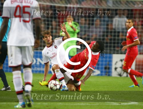 Eindhoven, 20 Augustus 2013
3e Voorronde CL PSV-AC Milan, eindstand 1-1
Florian Jozefzoon in duel met Andrea Poli
Foto Peter Smulders BV