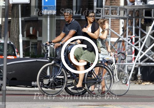 Amsterdam 6 september 2013
Frank Rijkaard met zijn dochter Lindsay op de fiets