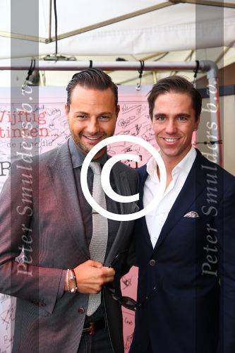Rotterdam, 8 September 2013
Premiere Musical parodie Vijftig Tinten Grijs
Fred v Leer met partner
Foto Peter Smulders BV