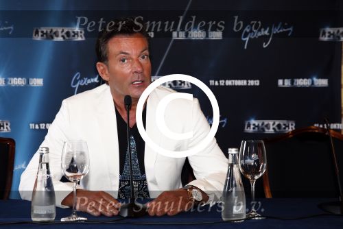 Amsterdam 8 augustus 2013
Gerard Joling en Caren Maywood en Alice Maywood tijdens persconferentie in het Amstel hotel waar ze aankondigen weer op te gaan treden tijdens concert Gerad Joling in het ziggo dome.
Peter Smulders bv