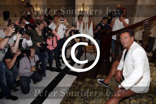 Amsterdam 8 augustus 2013
Gerard Joling en Caren Maywood en Alice Maywood tijdens persconferentie in het Amstel hotel waar ze aankondigen weer op te gaan treden tijdens concert Gerad Joling in het ziggo dome.
Peter Smulders bv