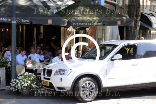 Amsterdam 14 augustus 2013
Gerard Joling en Jort Kelder nemen commercial op voor autoverhuurbedrijf Sixt in Amsterdam zuid.
Peter Smulders bv
