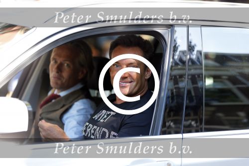 Amsterdam 14 augustus 2013
Gerard Joling en Jort Kelder nemen commercial op voor autoverhuurbedrijf Sixt in Amsterdam zuid.
Peter Smulders bv