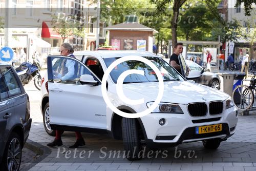 Amsterdam 14 augustus 2013
Gerard Joling en Jort Kelder nemen commercial op voor autoverhuurbedrijf Sixt in Amsterdam zuid.
Peter Smulders bv