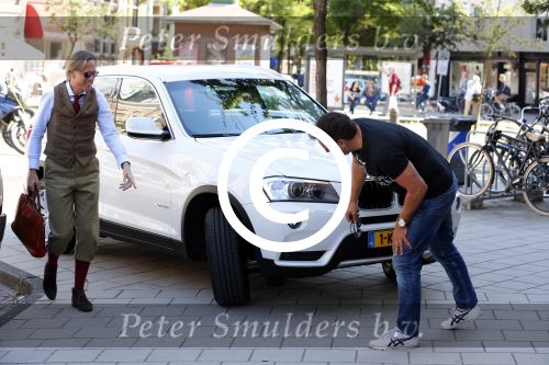 Amsterdam 14 augustus 2013
Gerard Joling en Jort Kelder nemen commercial op voor autoverhuurbedrijf Sixt in Amsterdam zuid.
Peter Smulders bv