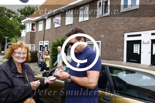 Amsterdam 22 augustus 2013
Gordon en Gerard Joling gaan voor het rtl programma even geen cent te makken een maand in een huis wonen in Amsterdam Noord.
Peter Smulders bv