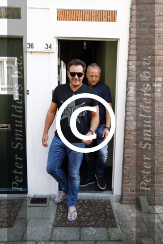 Amsterdam 27 augustus 2013
Gordon en Gerard Joling in hun huis voor het programma geen cent te makken.
Peter Smulders bv