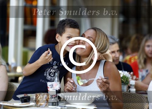 Amsterdam 28 augustus 2013
Glennis Grace op terras bij de Joffers.
Peter Smulders bv