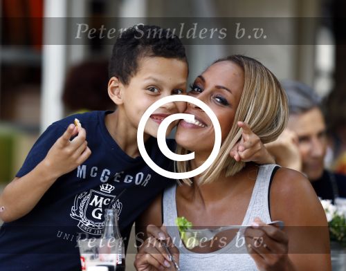 Amsterdam 28 augustus 2013
Glennis Grace op terras bij de Joffers.
Peter Smulders bv