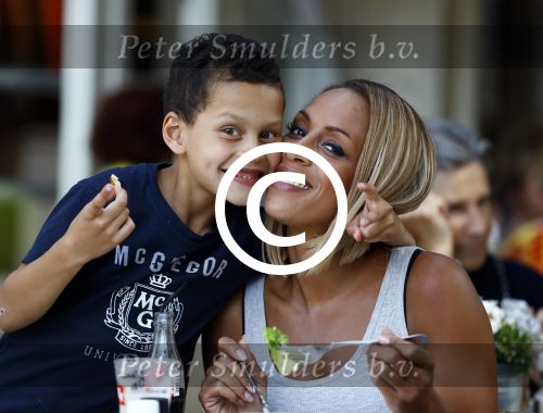 Amsterdam 28 augustus 2013
Glennis Grace op terras bij de Joffers.
Peter Smulders bv