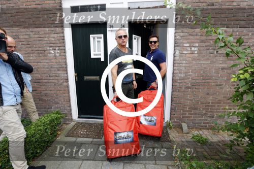 Amsterdam 22 augustus 2013
Gordon en Gerard Joling gaan voor het rtl programma even geen cent te makken een maand in een huis wonen in Amsterdam Noord.
Peter Smulders bv