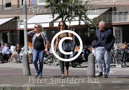 Amsterdam 14 augustus 2013
Harry Mens met zijn zwangere dochter Suze en dochter Sarah.
Peter Smulders bv