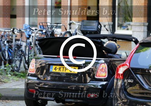 Amsterdam 16 augustus 2013
Jaap v Zweden met zijn vrouw Aaltje in een mini cooper cabrio.
Peter Smulders bv