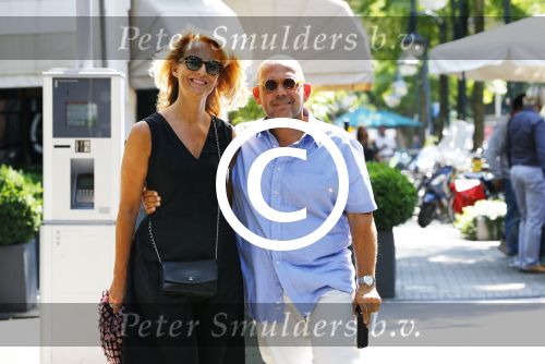Amsterdam 16 augustus 2013
Jaap v Zweden met zijn vrouw Aaltje in een mini cooper cabrio.
Peter Smulders bv