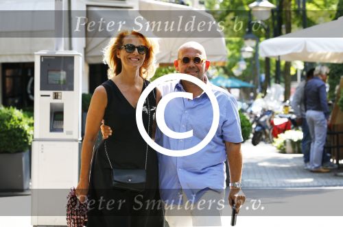 Amsterdam 16 augustus 2013
Jaap v Zweden met zijn vrouw Aaltje in een mini cooper cabrio.
Peter Smulders bv