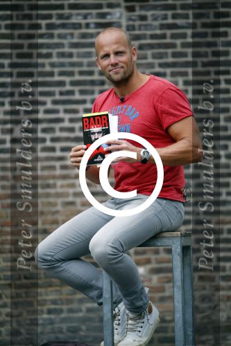 Amsterdam 20 augustus 2013
Jens Olde kalter schrijver van het boek over Badr hari wordt geintervieuwd door Tessa v Hoof voor RTL Boulevard.
Peter Smulders bv
