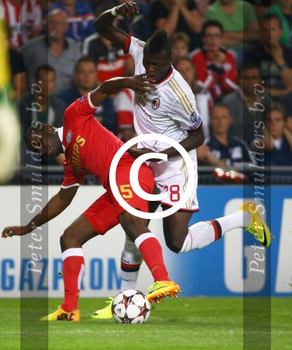 Eindhoven, 20 Augustus 2013
3e Voorronde CL PSV-AC Milan, eindstand 1-1
Jetro Willems in duel met Stephan El Shaarawy
Foto Peter Smulders BV