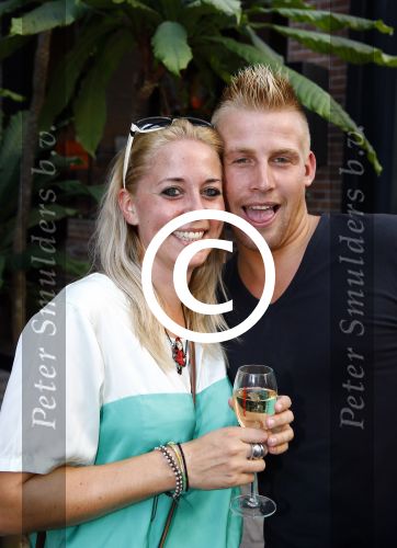 Amsterdam 5 september 2013
Opening nieuwe eyeworks pand met Reinout en Danielle Oerlemans (met kinderen) en burgemeester Eberhard v d Laan. Joey Spaan Matsoe Matsoe met een fan