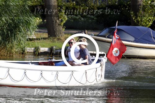 Nigtevecht 4 september 2013
Jort Kelder en Lauren Verster op hun sloep aan het varen op de vecht.