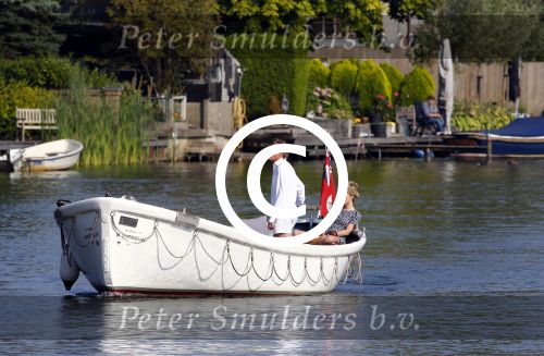 Nigtevecht 4 september 2013
Jort Kelder en Lauren Verster op hun sloep aan het varen op de vecht.