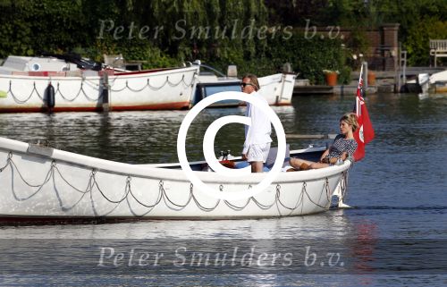 Nigtevecht 4 september 2013
Jort Kelder en Lauren Verster op hun sloep aan het varen op de vecht.