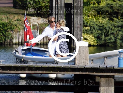 Nigtevecht 4 september 2013
Jort Kelder en Lauren Verster op hun sloep aan het varen op de vecht.