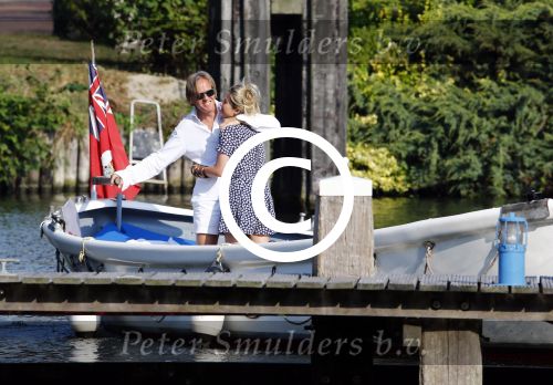 Nigtevecht 4 september 2013
Jort Kelder en Lauren Verster op hun sloep aan het varen op de vecht.