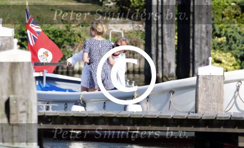 Nigtevecht 4 september 2013
Jort Kelder en Lauren Verster op hun sloep aan het varen op de vecht.